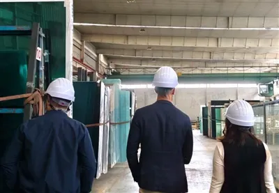 Kliyan Bèlj vizite MIGO GLASS Pou Odit Faktori, Lanse Nouvo Patenarya nan Pwo...