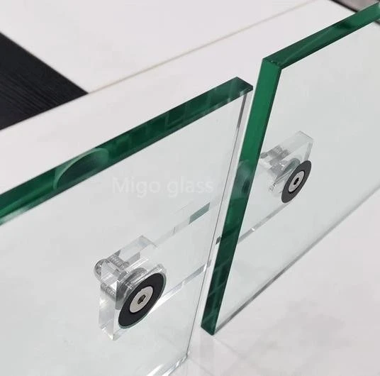 padel court  clear Acrylic band and connected screws