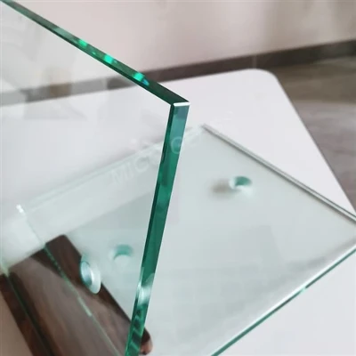 Glass Pou Deyò Tribinal Squash